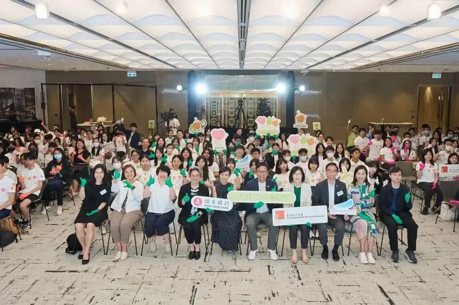 青少年创新者以可食用、可生物降解的替代品应对塑料污染：社会创新新浪潮