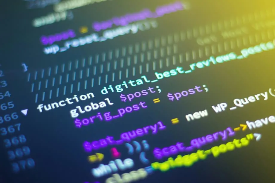 阿里巴巴 Qwen3-Coder：强大的 AI 编程工具引发西方安全担忧