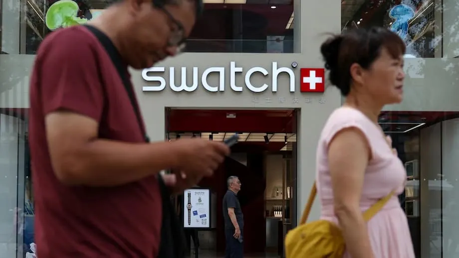 Swatch因“眯眼”广告在中国引发强烈反弹：问题出在哪里，对全球品牌意味着什么