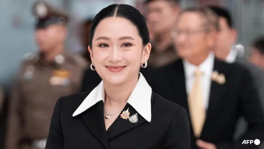 政治动荡之际，泰国总理佩通坦·钦那瓦面临法院摊牌