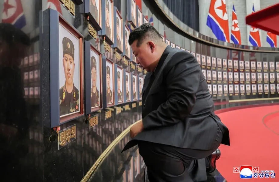 金正恩动情悼念：朝鲜士兵在乌克兰为俄罗斯作战阵亡