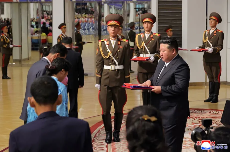 金正恩承诺抚恤为俄罗斯作战阵亡的朝鲜士兵家属：朝鲜在乌克兰付出沉重代价的背后