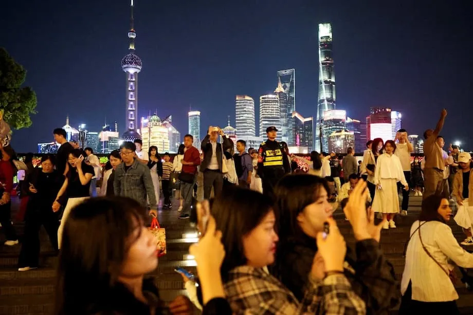 黄金周出游热潮将至，带动中国各地消费