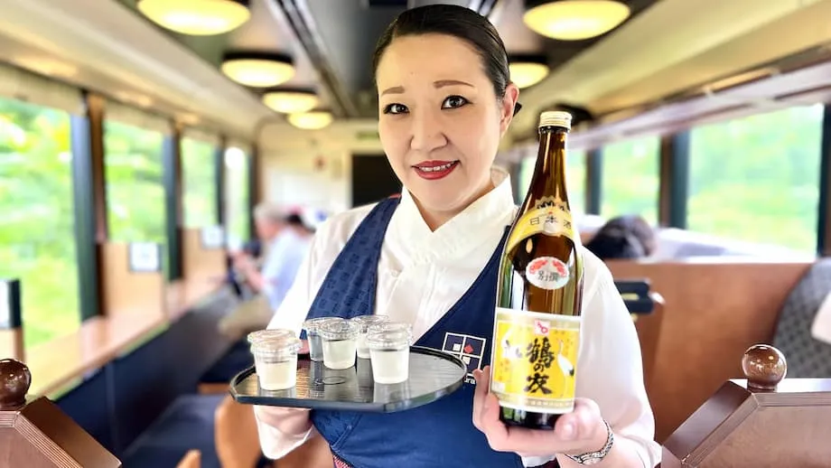 乘坐新潟清酒列车，穿行日本雪国