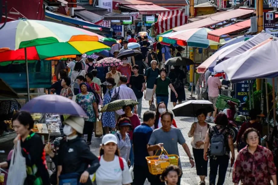 韩国学生在柬埔寨遇害引发国内反弹，专家呼吁保持克制