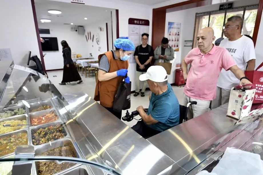 尽管就业市场低迷，中国新材料、宠物护理和养老服务行业招聘升温