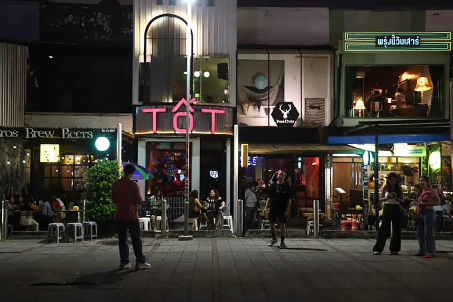 泰国新酒类法收紧饮酒时段并增设罚款，餐饮业者担忧游客困惑