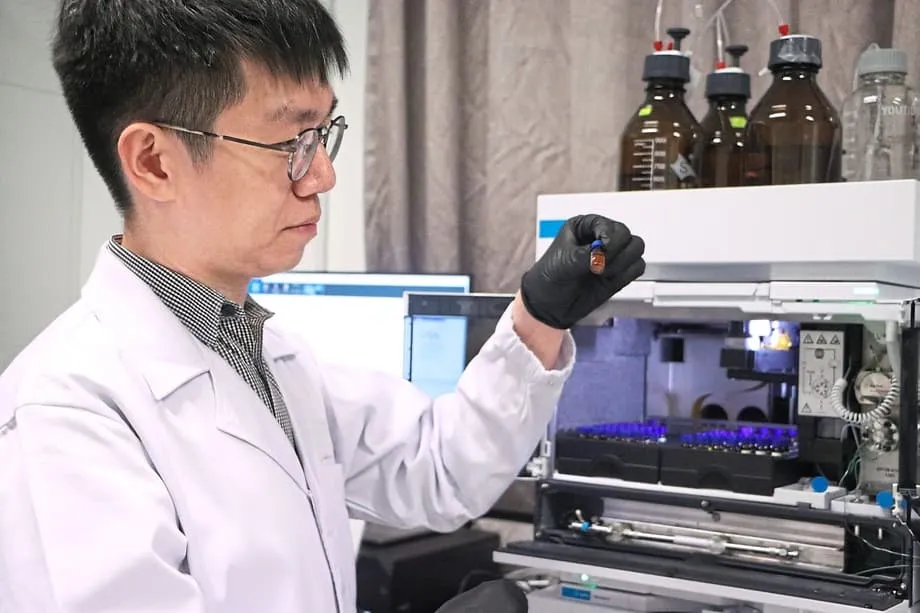 从阳光到燃料：王伟俊教授引领马来西亚人工光合作用研究