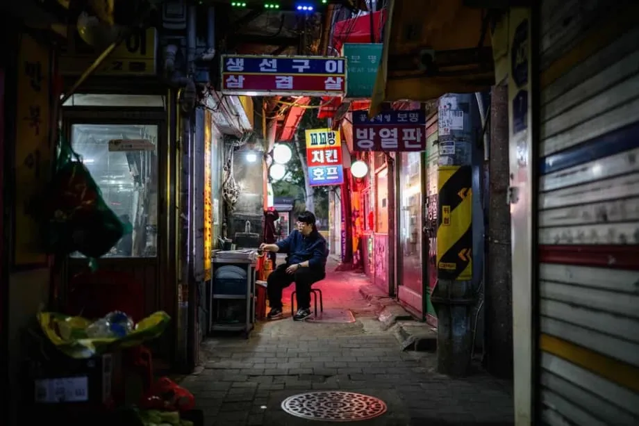 本地年轻人另寻出路，外国留学生支撑韩国餐馆运营