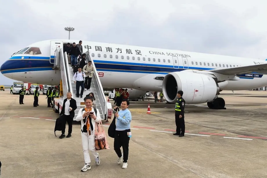 航班满座，利润微薄：中国高铁与航线拥挤如何挤压航空公司利润