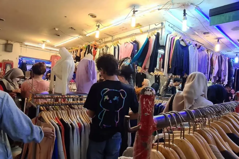 印尼加大打击进口旧衣力度，二手服装卖家抵制