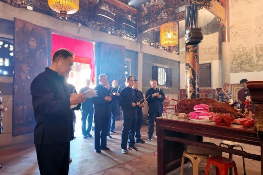 峇峇娘惹华人:祖先祭仪与东南亚的多元文化传承