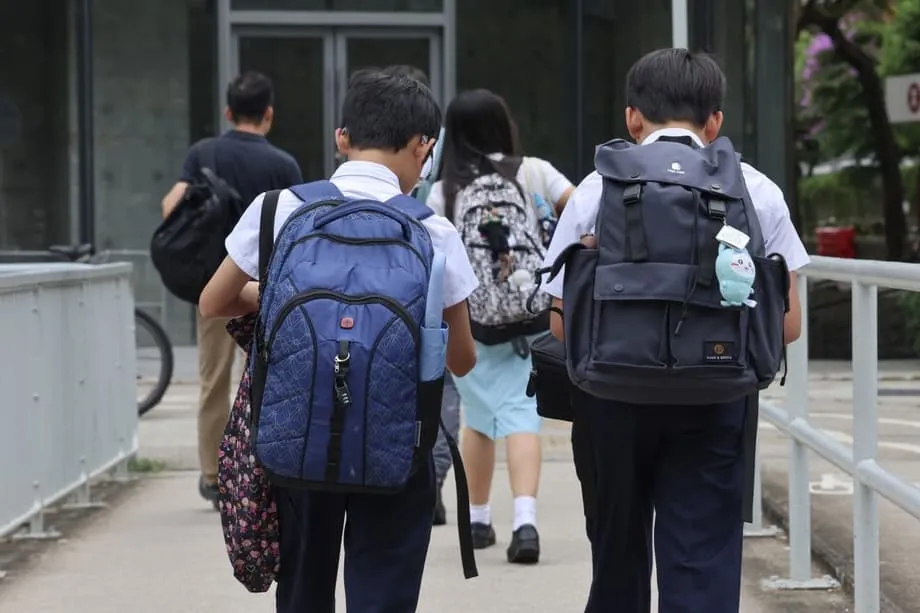 英语水平下滑，香港将全面检讨学校教学语言政策