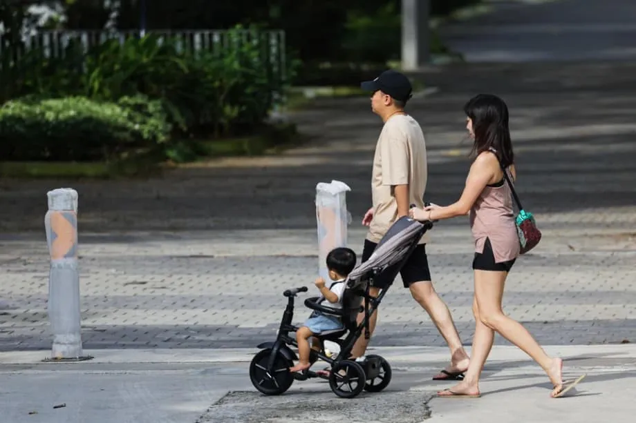 新加坡生育危机：全面革新能否扭转下滑趋势？