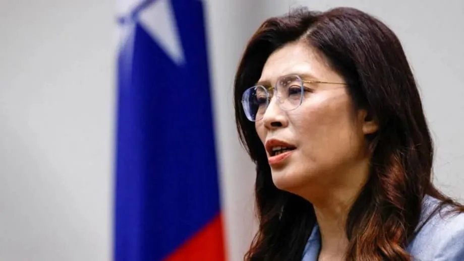 台湾反对党领袖访京重塑两岸关系，防务争议持续发酵