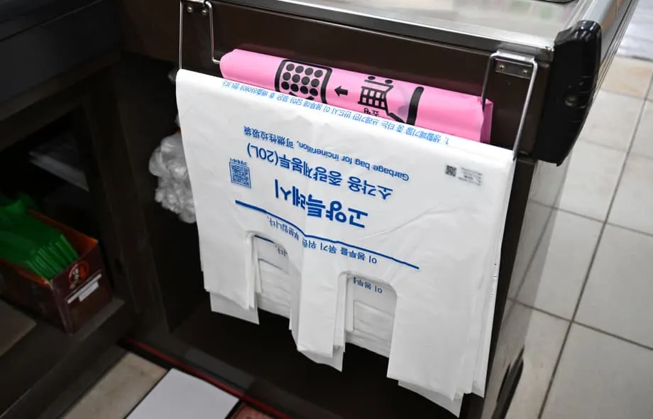 伊朗战争引发全球石化危机，医疗用品和粮食安全面临威胁