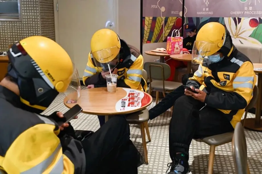 一块令人失望的生日蛋糕如何揭开中国数十亿元规模的幽灵厨房丑闻