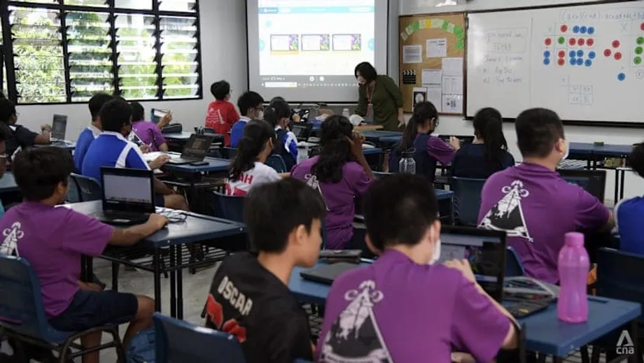 新加坡中学收紧智能手机使用规定，家长和教师反应不一
