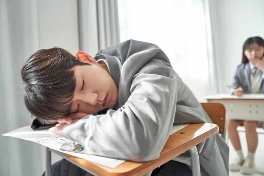 学业压力之下，韩国高中生面临睡眠不足和心理健康危机