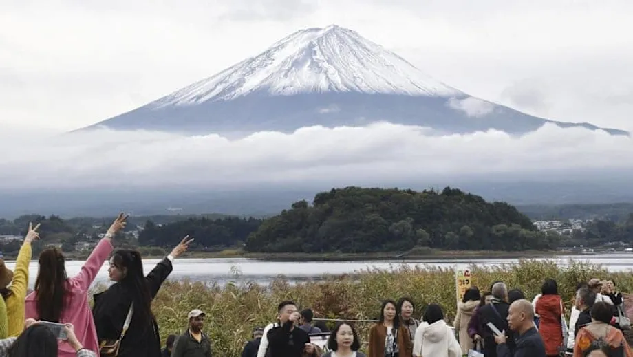 过度旅游影响居民生活，富士山樱花节停办