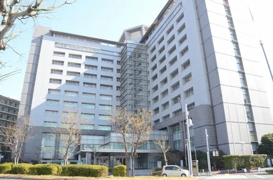 日本取消提前两个月向律师发出驱逐通知的做法，引发权利争议