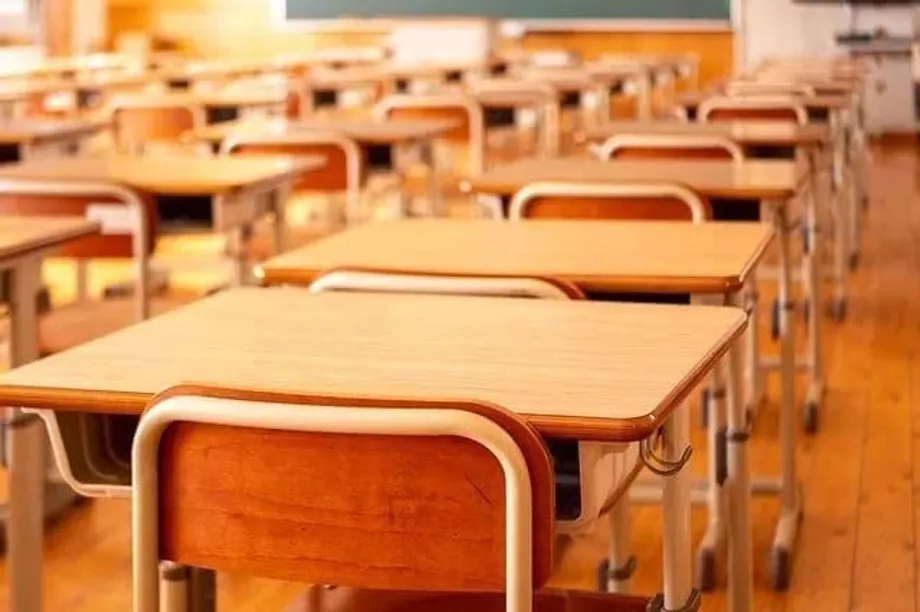 过度保护型家长施压教师，韩国学校取消体育活动和颁奖仪式
