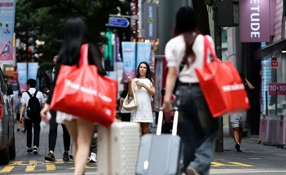 韩元疲软叠加韩妆热潮，首尔成中国游客购物天堂