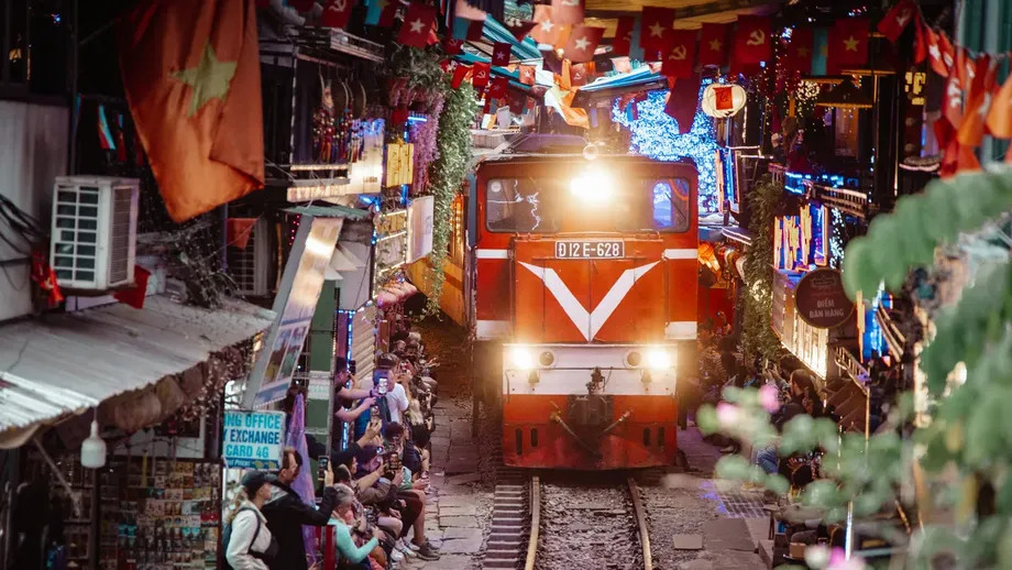 Hanoi Plans Train Street Rail Cuts, Putting Tourism and Passenger Journeys at Stake