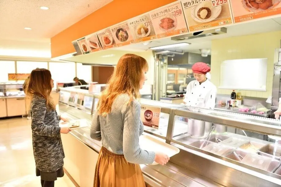 食品成本飙升迫使京都大学食堂上调价格